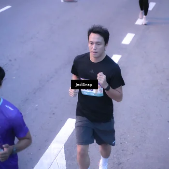 Runner Photo 8235367