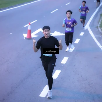 Runner Photo 8235370