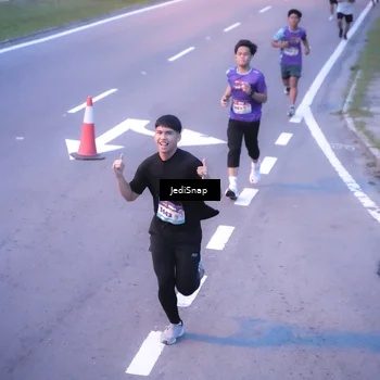 Runner Photo 8235378