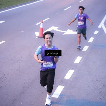 Runner Photo 8235414