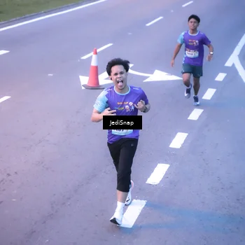 Runner Photo 8235425