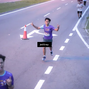 Runner Photo 8235437
