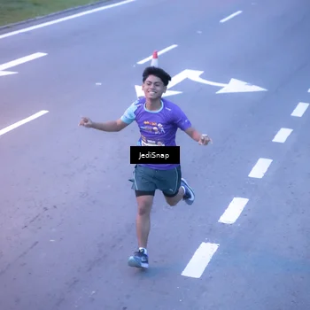 Runner Photo 8235452