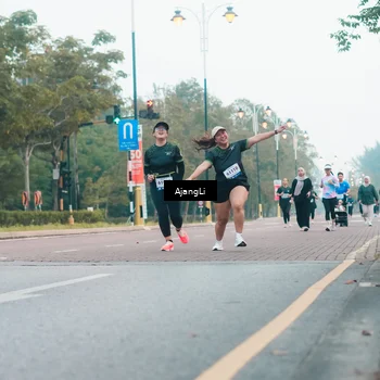 Runner Photo 8235499