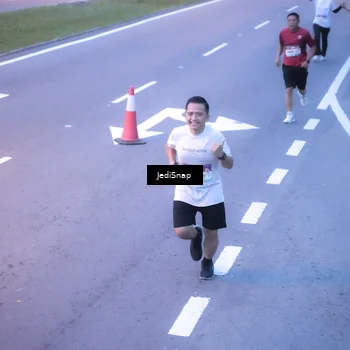 Runner Photo 8235515