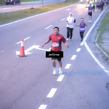 Runner Photo 8235547