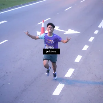 Runner Photo 8235551