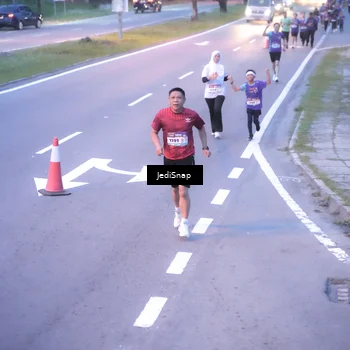 Runner Photo 8235557
