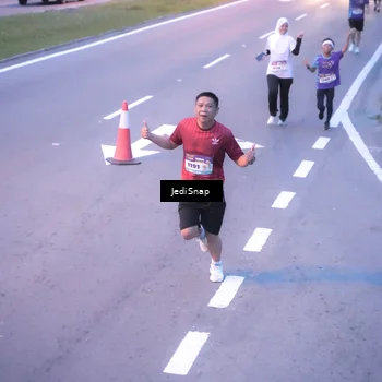Runner Photo 8235578