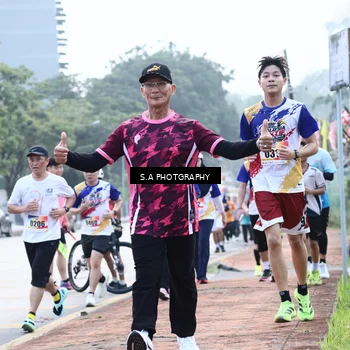 Runner Photo 8235645