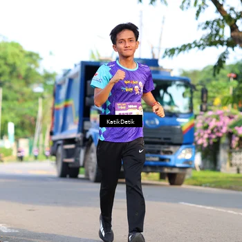 Runner Photo 8235663