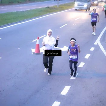Runner Photo 8235671