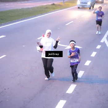 Runner Photo 8235672