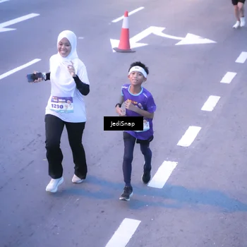 Runner Photo 8235683