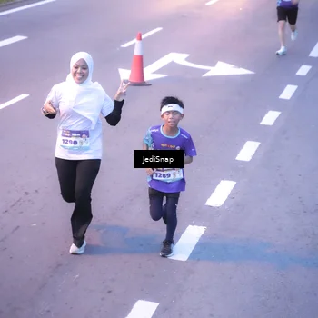 Runner Photo 8235694