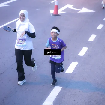 Runner Photo 8235706