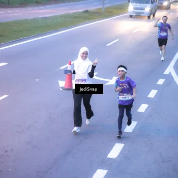 Runner Photo 8235707