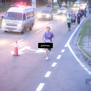 Runner Photo 8235716