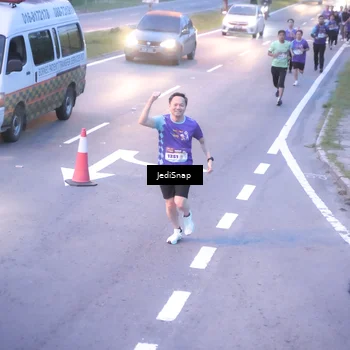 Runner Photo 8235736