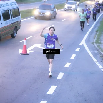 Runner Photo 8235739