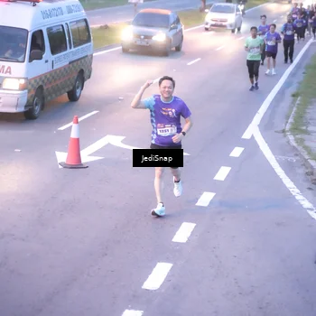 Runner Photo 8235750