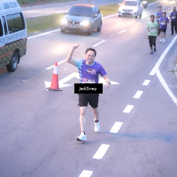 Runner Photo 8235753