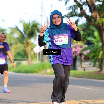 Runner Photo 8235772