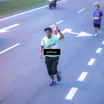 Runner Photo 8235804