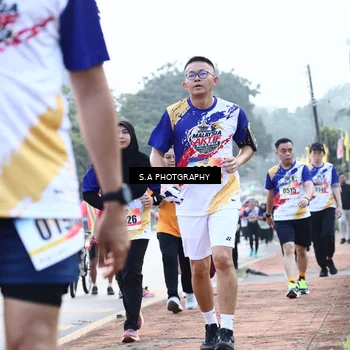 Runner Photo 8235811