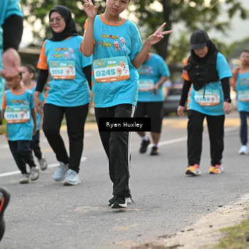 Runner Photo 8235812