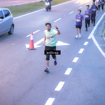 Runner Photo 8235815