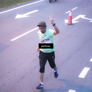 Runner Photo 8235825