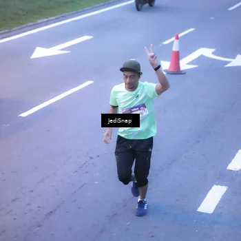Runner Photo 8235829