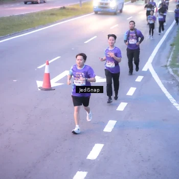Runner Photo 8235843