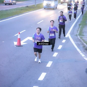 Runner Photo 8235852