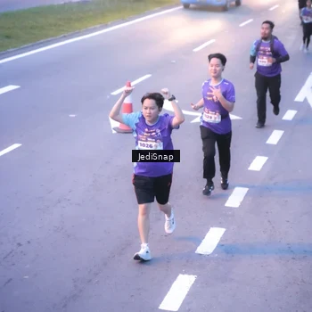 Runner Photo 8235865