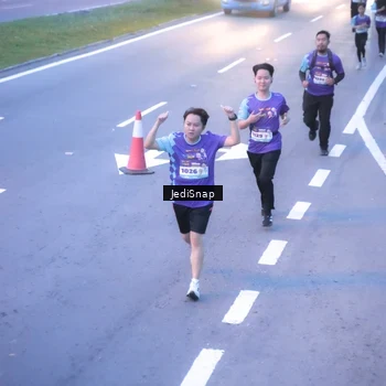 Runner Photo 8235869
