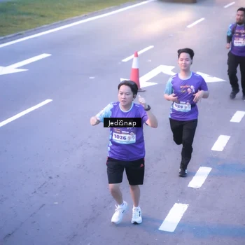 Runner Photo 8235886