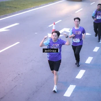 Runner Photo 8235901