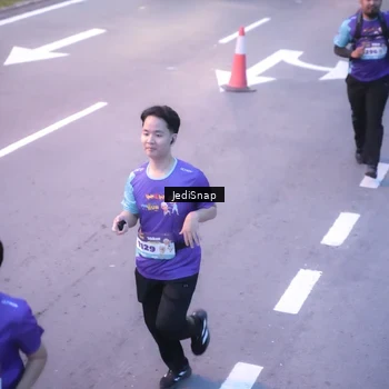 Runner Photo 8235916