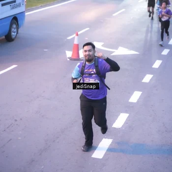 Runner Photo 8235962