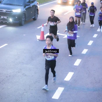 Runner Photo 8235997