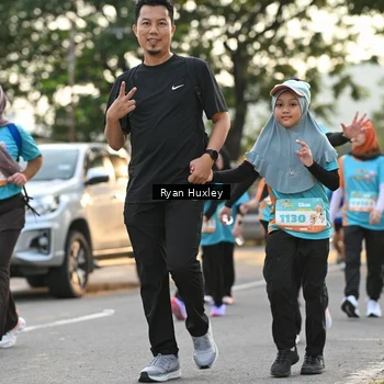 Runner Photo 8236002