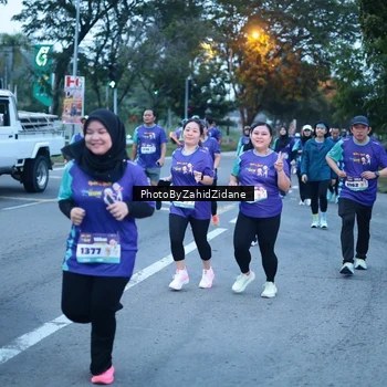 Runner Photo 8236003