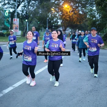 Runner Photo 8236007