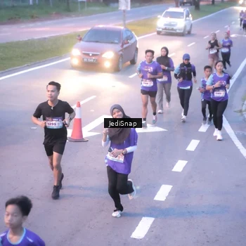 Runner Photo 8236009