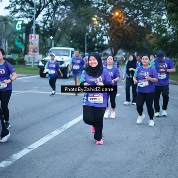Runner Photo 8236024