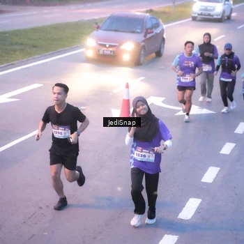 Runner Photo 8236030