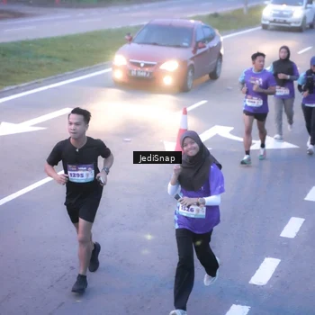 Runner Photo 8236036