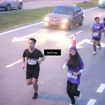 Runner Photo 8236040